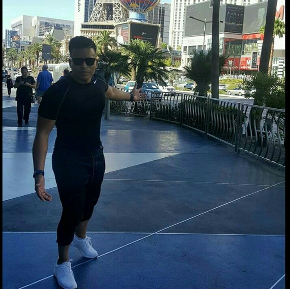 Meet your Posher, Eddie - Picture 3 of 3